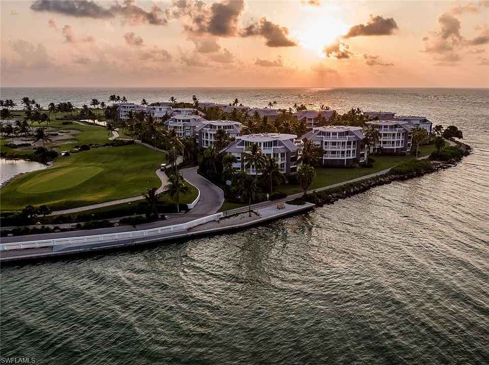 1608 Lands End Village