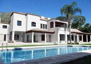 Thumbnail von Luxus-Villa in Sierra Blanca R2277218