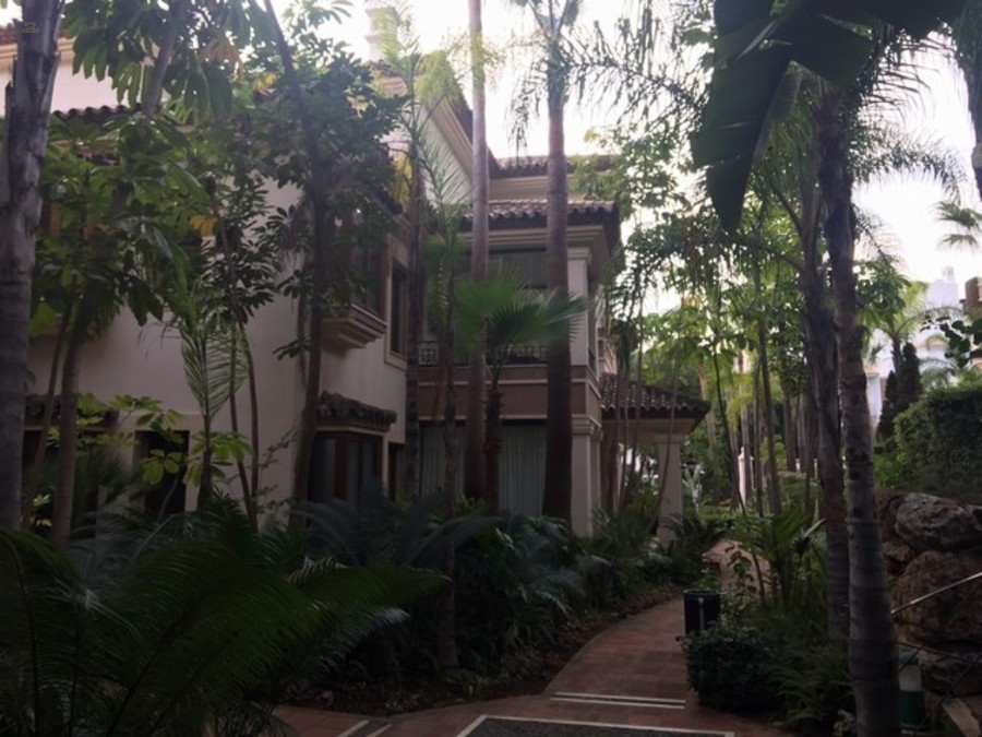 Luxus-Wohnung in Los Monteros R2789891