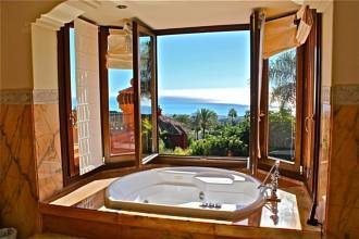 Thumbnail von Luxus-Villa in Sierra Blanca R2821757