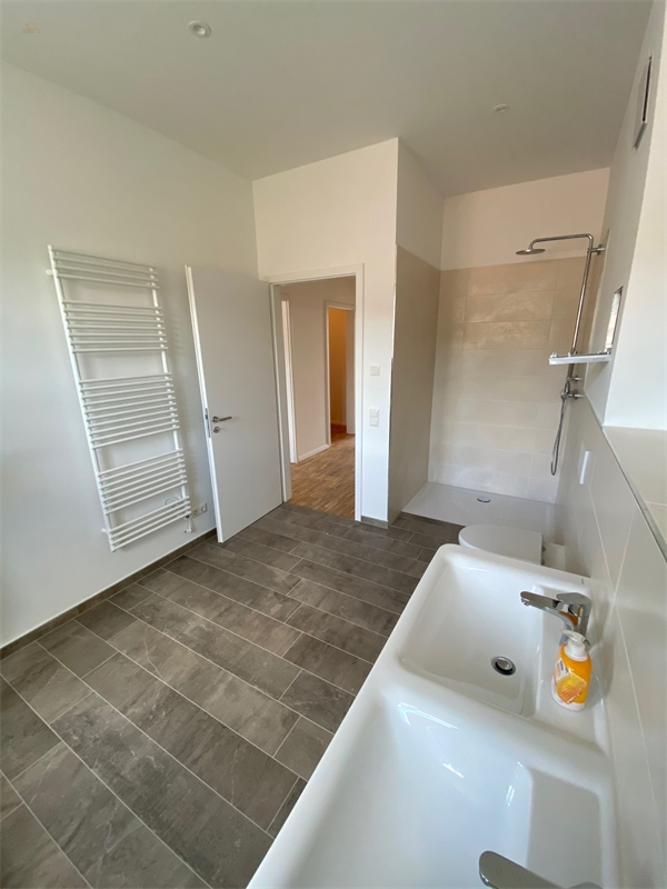 Thumbnail von Luxuriöse und moderne Maisonettewohnung an der Elbe in Loschwitz