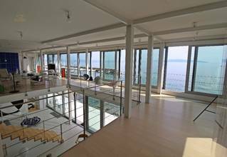 Thumbnail von Beeindruckende Villa im modernen Stil direkt am Meer