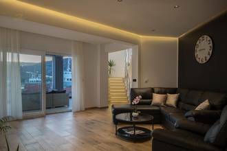 Thumbnail von Moderne Neubau-Villa in der 1. Reihe zum Meer mit Swimmingpool auf der Dachterrasse