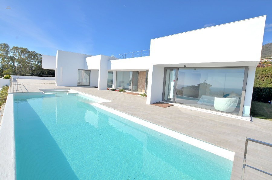 Luxus-Villa in Benalmadena R2598407 