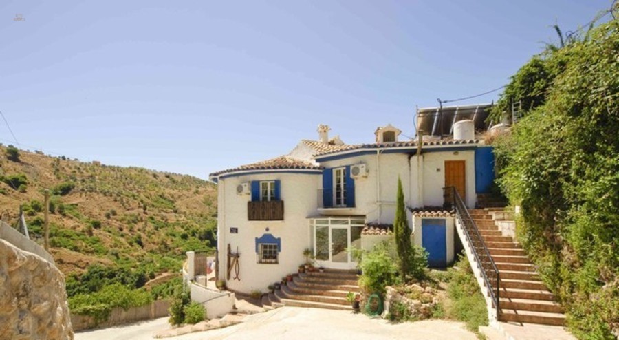 Luxus-Villa in Alozaina R112020 