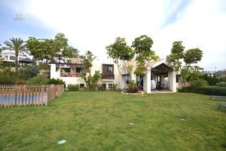 Thumbnail von Luxus-Villa in Sierra Blanca R2408795