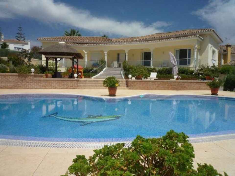 Luxus-Villa in Elviria R2300543