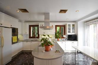 Thumbnail von Luxus-Villa in Sierra Blanca R2824418