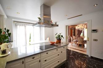 Thumbnail von Luxus-Villa in Sierra Blanca R2824418