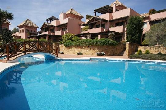 Luxus-Haus in Sierra Blanca R2827241