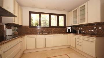 Thumbnail von Luxus-Haus in Sierra Blanca R2827241