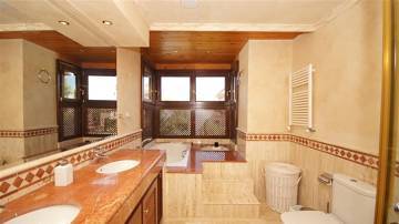 Thumbnail von Luxus-Haus in Sierra Blanca R2827241