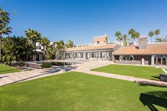 Thumbnail von Luxus-Villa in Los Monteros R2824229