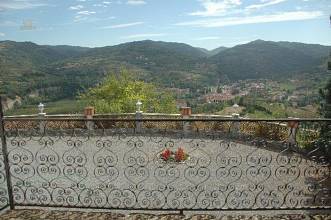 Thumbnail von Charmante Villa auf eigenem Hügel