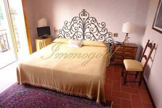 Thumbnail von Gepflegte, große Villa in Orts- und Seenähe mit Pool und Traumseeblick.