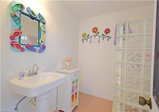 Thumbnail von 822 Montclaire CourtCape Coral, FL 33904