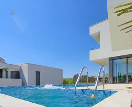 Thumbnail von Moderne Neubau-Villa mit Infinity-Swimmingpool, Region Rijeka