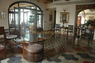 Thumbnail von Exclusieve restaurantvilla met vier individueel ingerichte gastenkamers.