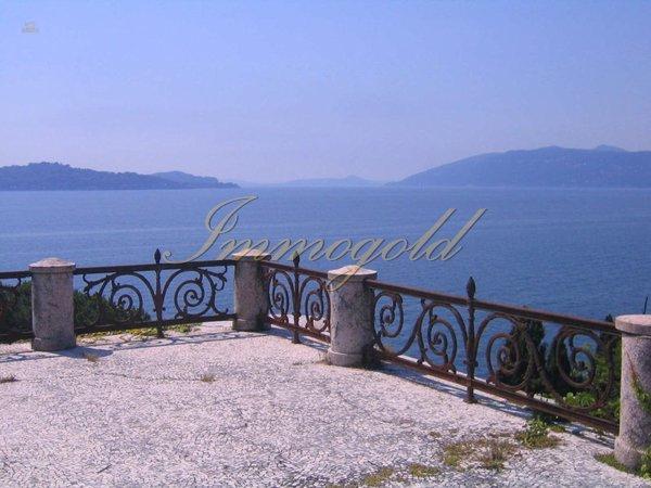 Thumbnail von Einen grandiosen Seeblick und ein riesiges Areal zeichnen dieses Anwesen aus.