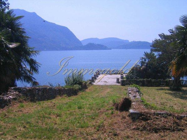 Thumbnail von Einen grandiosen Seeblick und ein riesiges Areal zeichnen dieses Anwesen aus.