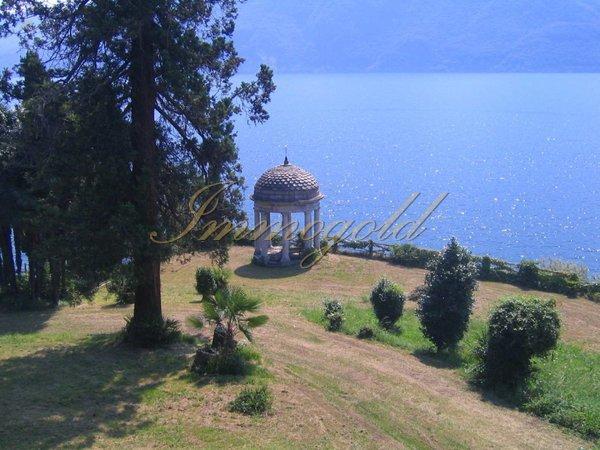 Thumbnail von Einen grandiosen Seeblick und ein riesiges Areal zeichnen dieses Anwesen aus.