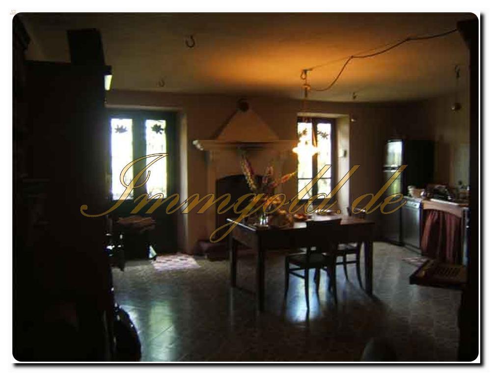 Thumbnail von Landhaus-Villa mit historischen Merkmalen im Herzen des Naturparks von Monte Fenera.