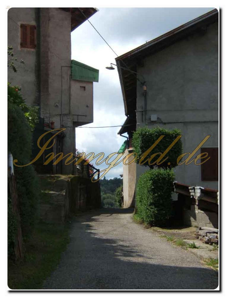 Thumbnail von Landhaus-Villa mit historischen Merkmalen im Herzen des Naturparks von Monte Fenera.