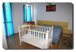 Thumbnail von Immogold Tolle Lage, vollständig renoviert Seeblick drei Wohnungen und Pool