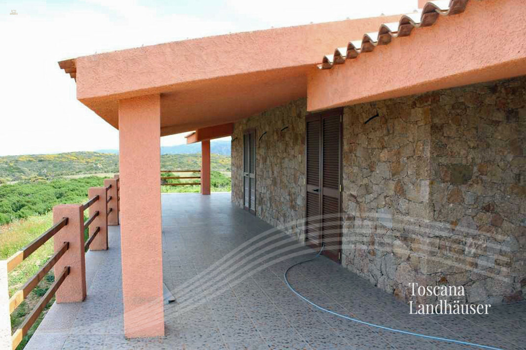 Thumbnail von Neubau mit Meerblick und 3 ha großem Grundstück