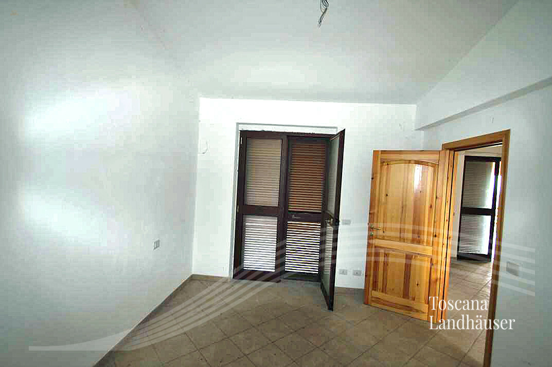 Thumbnail von Neubau mit Meerblick und 3 ha großem Grundstück