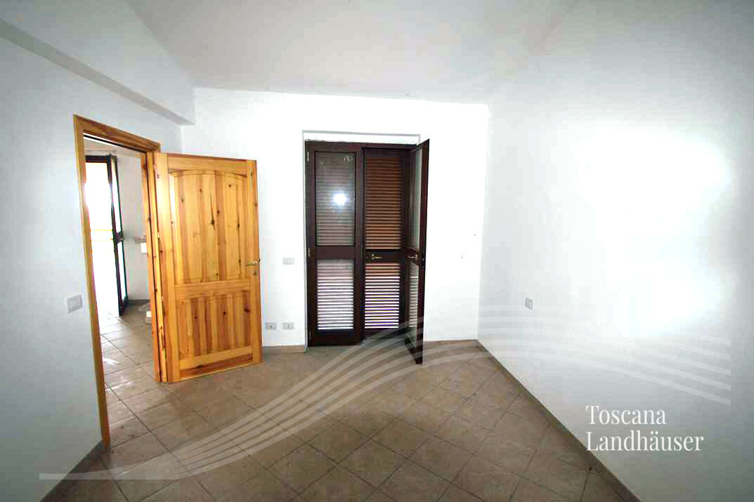 Thumbnail von Neubau mit Meerblick und 3 ha großem Grundstück