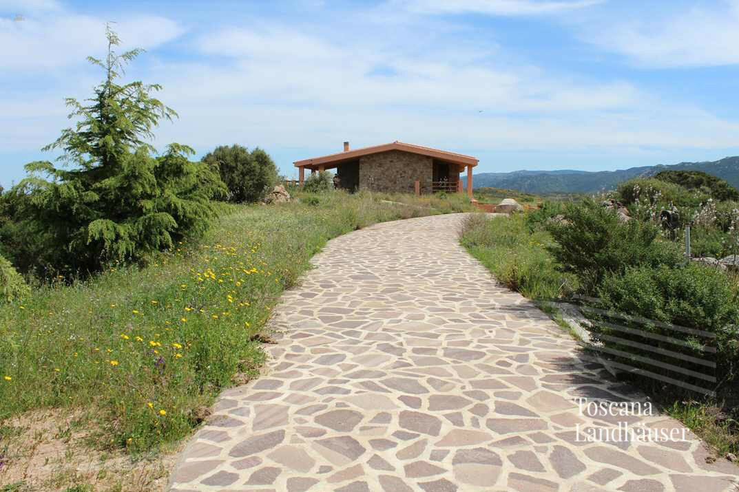 Thumbnail von Neubau mit Meerblick und 3 ha großem Grundstück