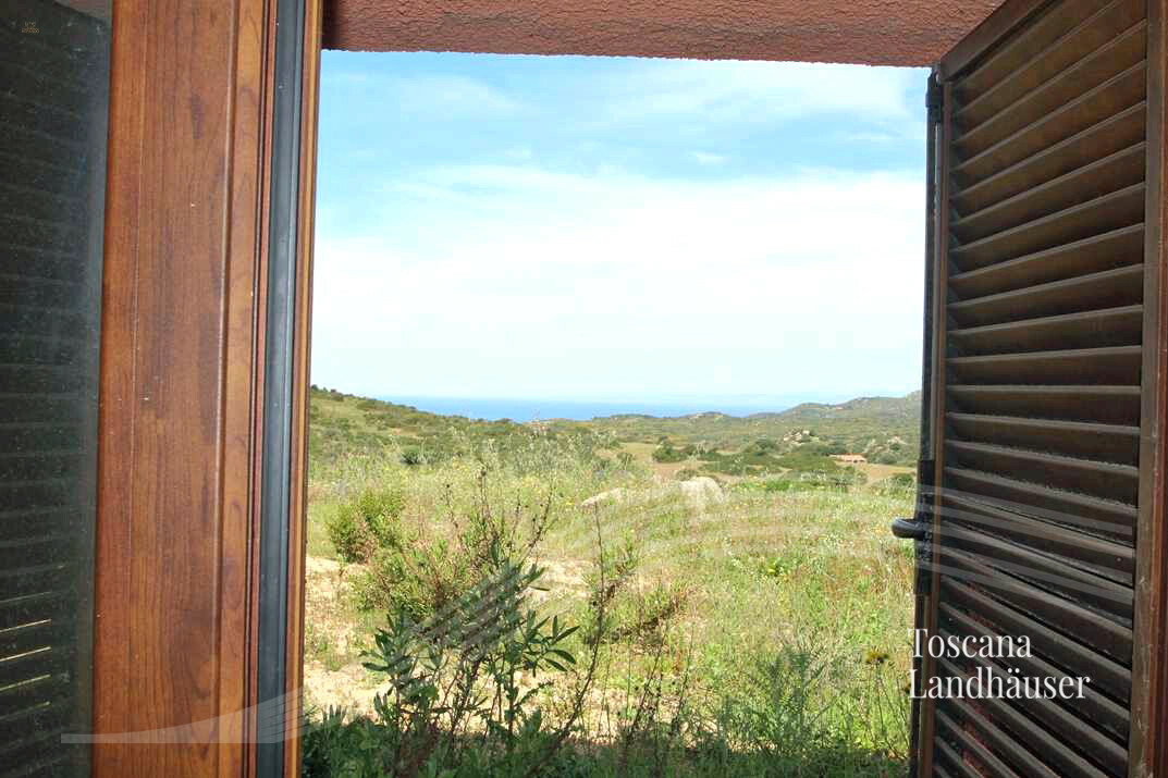 Thumbnail von Neubau mit Meerblick und 3 ha großem Grundstück