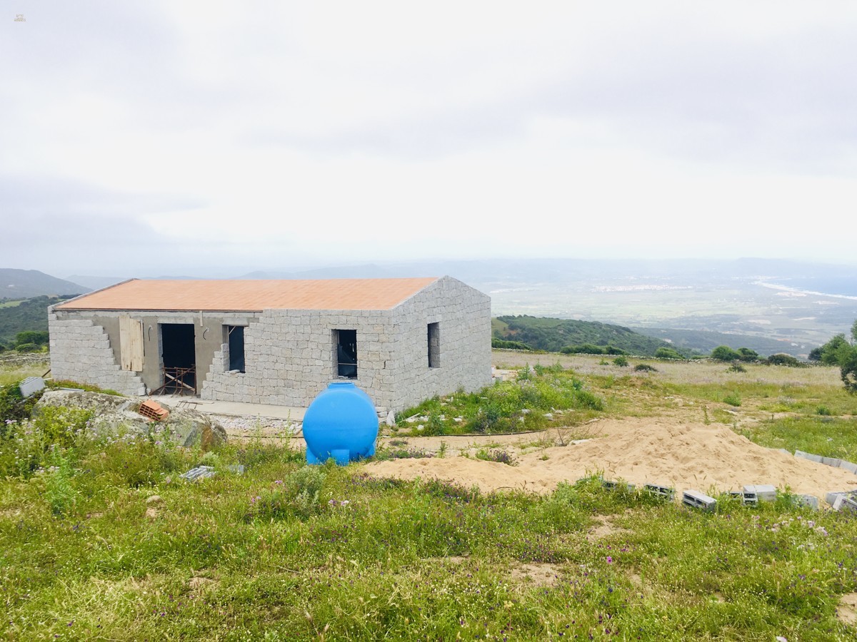 Thumbnail von wunderschönes Grundstück mit Rohbau und Meerblick