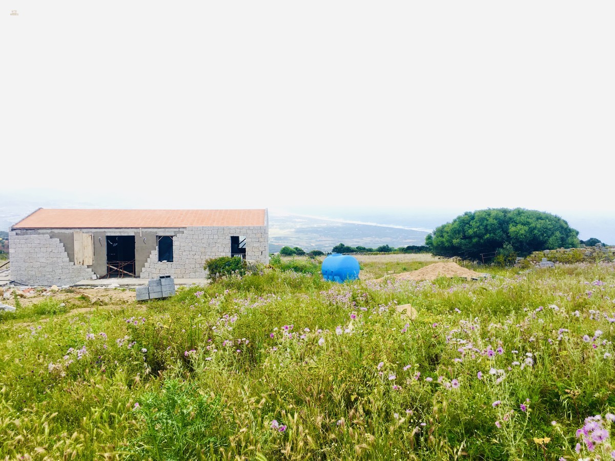 Thumbnail von wunderschönes Grundstück mit Rohbau und Meerblick
