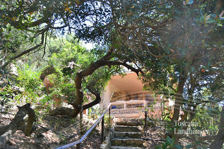 Thumbnail von Villa mit rosabeta Granit in Panoramalage nur ca. 3 km vom Meer entfernt