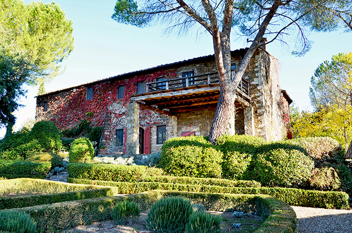 schöne Villa mit Dependance und schön angelegtem Garten