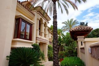 Thumbnail von Luxus-Villa in El Paraiso R2354834