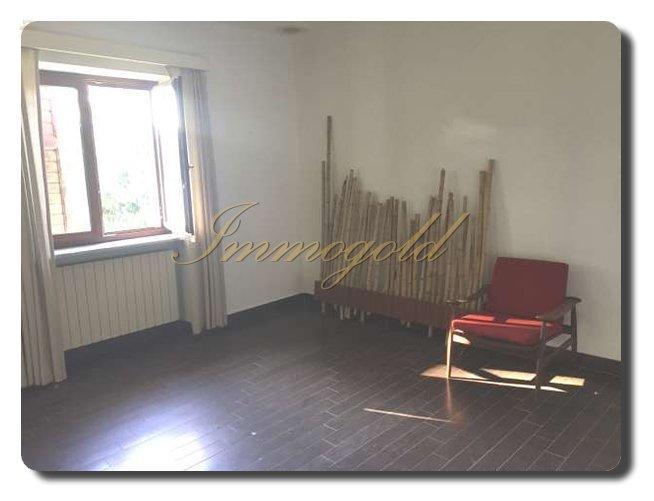 Thumbnail von Immogold IMI 1380 renovierungsbedürftige Villa mit großem Park