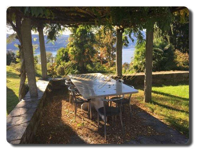 Thumbnail von Immogold IMI 1380 renovierungsbedürftige Villa mit großem Park