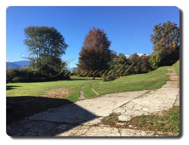 Thumbnail von Immogold IMI 1380 renovierungsbedürftige Villa mit großem Park