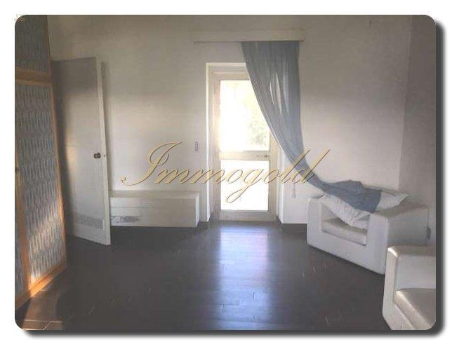 Thumbnail von Immogold IMI 1380 renovierungsbedürftige Villa mit großem Park