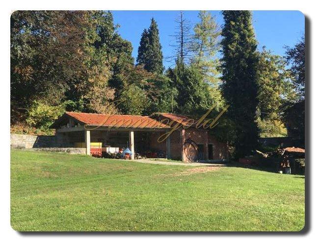 Thumbnail von Immogold IMI 1380 renovierungsbedürftige Villa mit großem Park