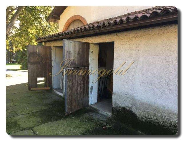 Thumbnail von Immogold IMI 1380 renovierungsbedürftige Villa mit großem Park