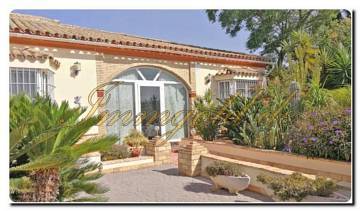 Thumbnail von Immogold Haus mit Pool und schönem Grundstück