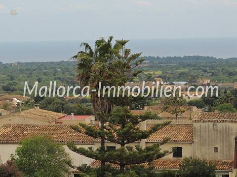 DORFHAUS MIT IMPOSANTEM MEERBLICK