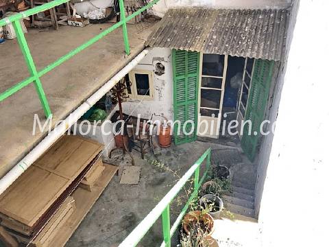 DORFHAUS ZUM SANIEREN IN BELIEBTER LAGE