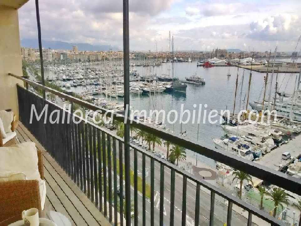 PENTHOUSE MIT EINMALIGEM MEERBLICK AUF DIE BUCHT VON PALMA