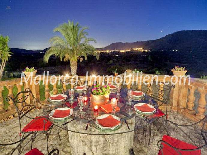 Thumbnail von HERRSCHAFTLICHES FINCA-ANWESEN MIT TRAUMBLICK AUF ALARÒ