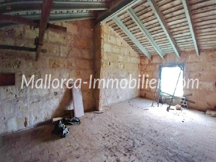 Thumbnail von SANIERUNGSBEDÜRFTIGE FINCA MIT BLICK ÜBER WIESEN UND FELDER